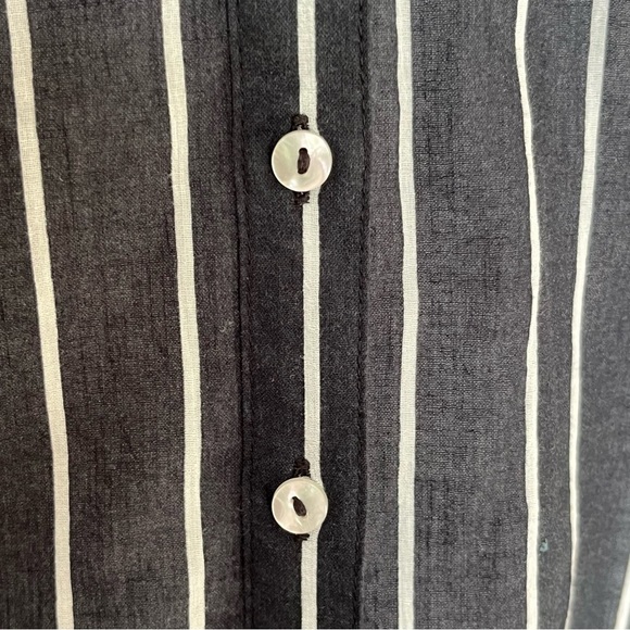 Carve Designs | 100% Organic Cotton | Button Down Black and White | Size Small - Picture 12 of 14